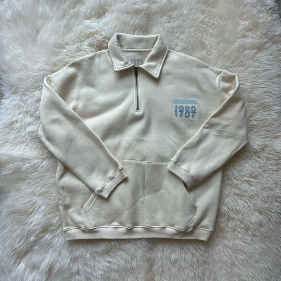 Taylor Swift We Found Wonderland Quarter Zip XS NWOT - Picture 3 of 8